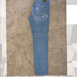AMERICAN EAGLE BOYFRIEND JEANS RIPPED WASHED DENIM